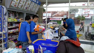 Photos of Indomaret Dukuhwaluh