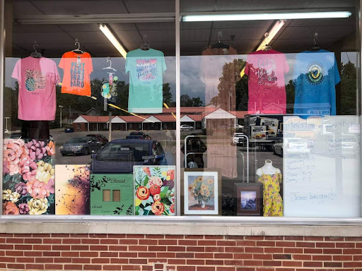 Mimi's Attic Consignment - Visual