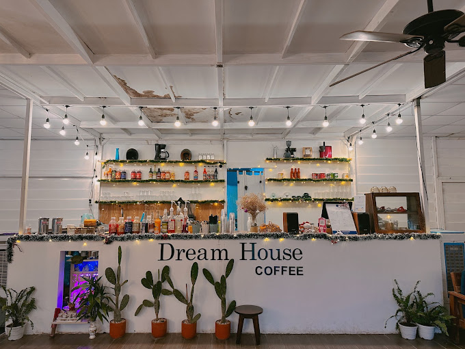 Dream House Coffee, 44 Bùi Thiện Ngộ, Hoà Xuân, Cẩm Lệ, Đà Nẵng