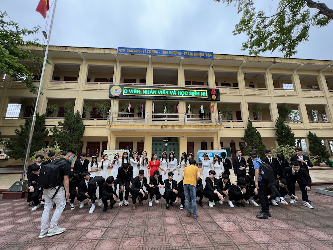 Trường THPT Hậu Lộc 2