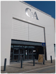Photo n°1 de C&A à Illzach (Magasin de vêtements pour femmes)