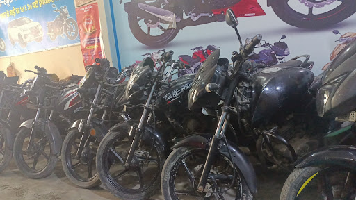 फाइनेंस करने पर चांदी का सिक्का और हेलमेट फ्री post image