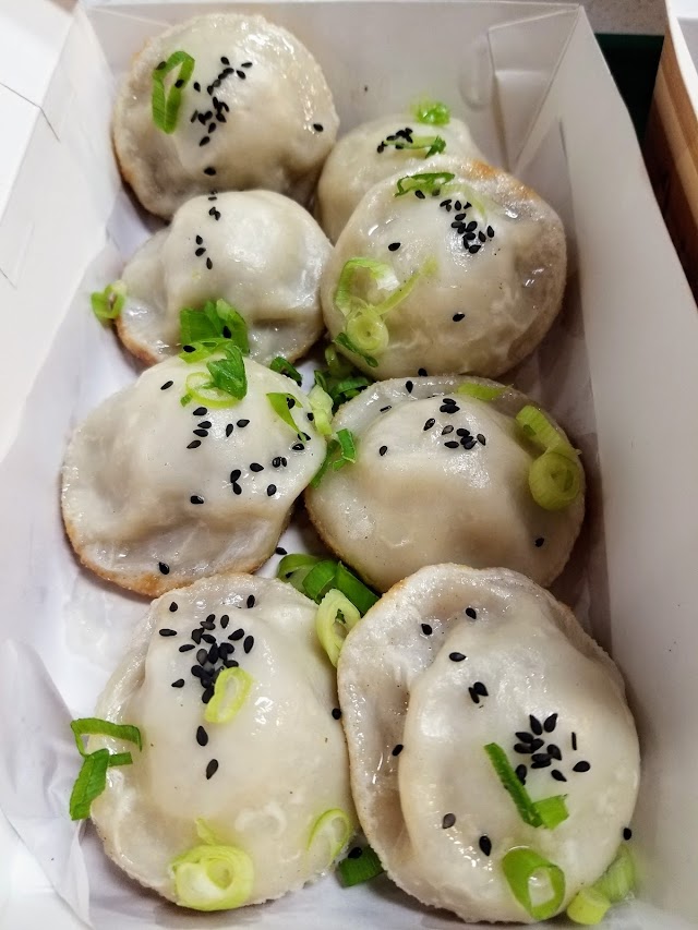 Juicy dumpling 城隍廟小吃 in China Town