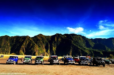 Photos of Sewa Jeep Hardtop 4x4 BROMO