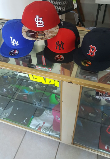Mike Caps - Visual