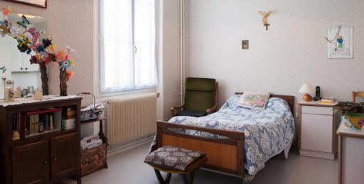 Photo de EHPAD La Compassion - Domfront à Domfront-en-Champagne (72240)