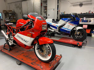 Photo n°1 de APRO-RACER à Irigny (Atelier de réparation pour motos)