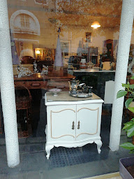 Photo n°4 de la petite brocante à Excideuil (Magasin d'ameublement et de décoration)
