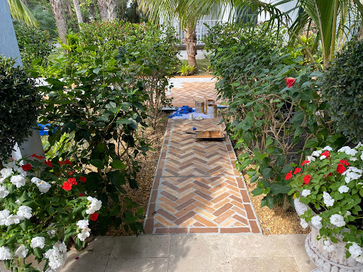 Driveway Decor - Visual