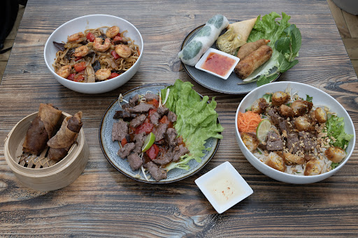 Photo 1 - Le M Viet