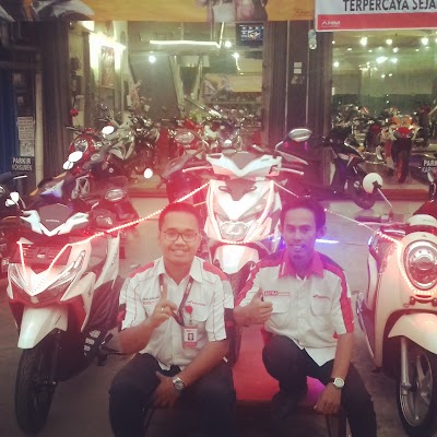 Photos of Honda Astra Motor