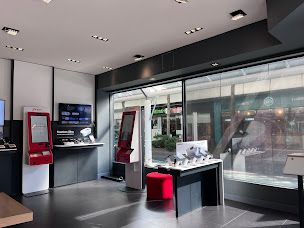 Photo n°11 de Free - Boutique Saint Nazaire à Saint-Nazaire (Opérateur téléphonique)