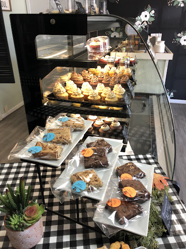 Champagne Cakery - Thumbnail