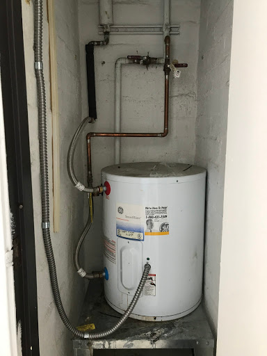 Hard Hat Rooter and plumbing - Thumbnail