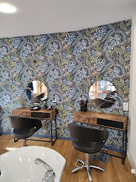 Photo n°6 de L'INSTANT HAIR à Acigné (Salon de coiffure)
