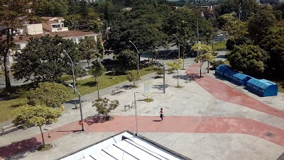 Photos of Mar&iacute;a Luisa Calle Unidad Deportiva