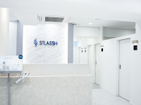 ストラッシュ 横浜西口店