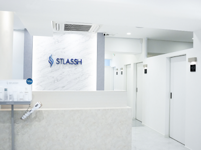 ストラッシュ 横浜西口店