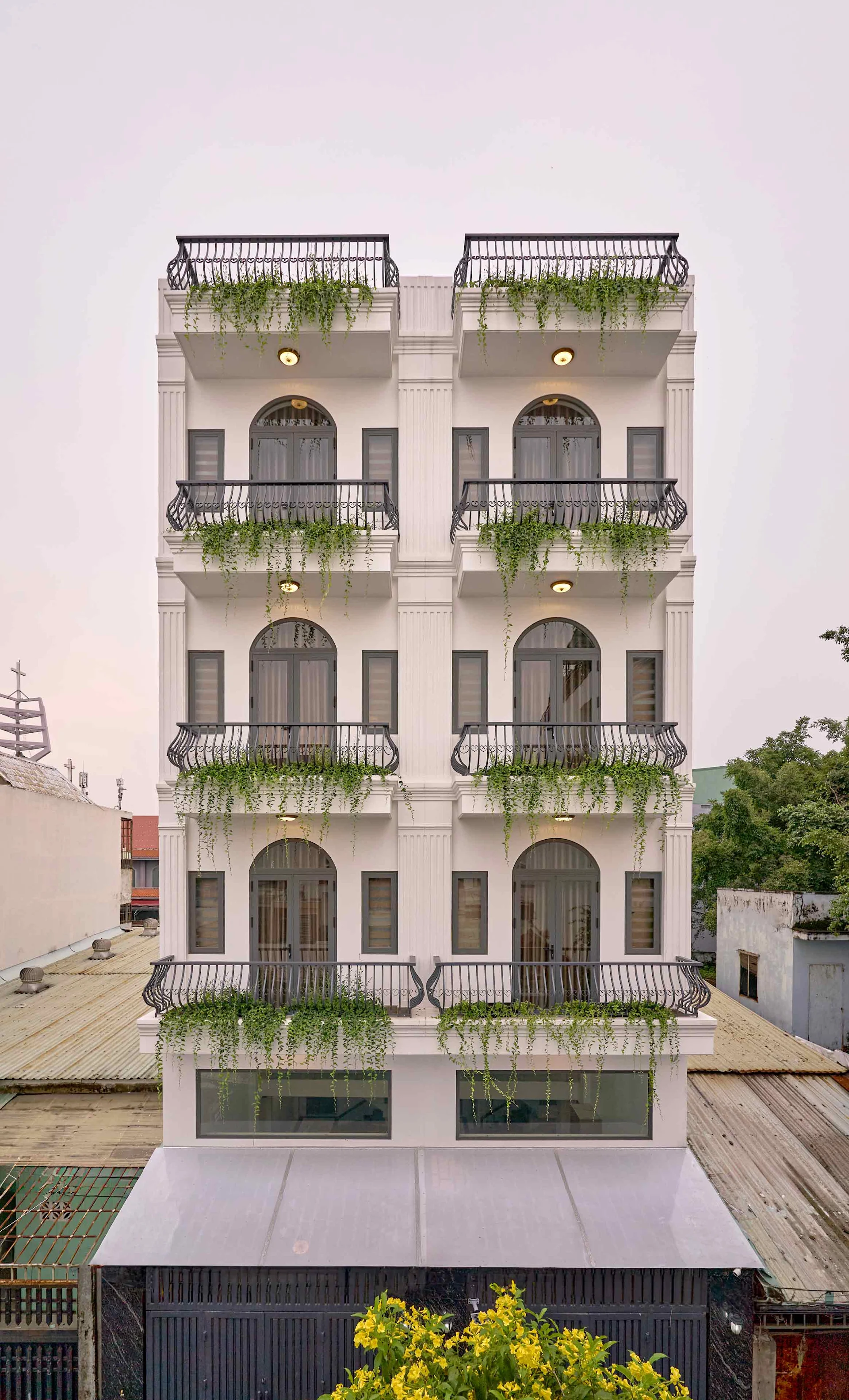 Green Riverside Hotel & Apartment