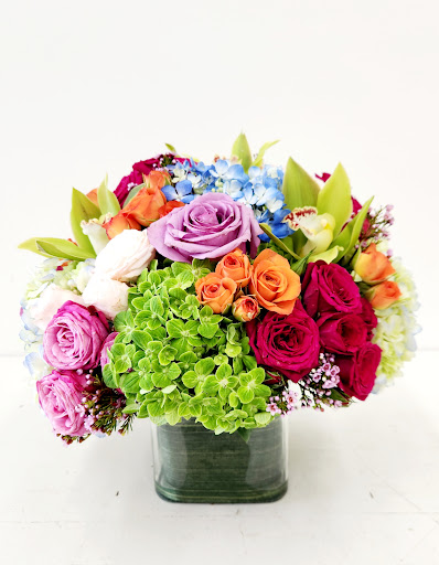 Bixby Knolls Flowers - Thumbnail