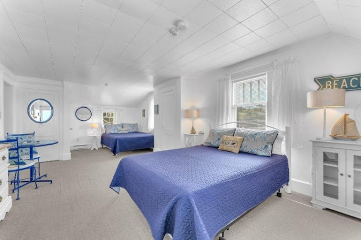 Bonnie Doone Manor-on-the-Beach by null