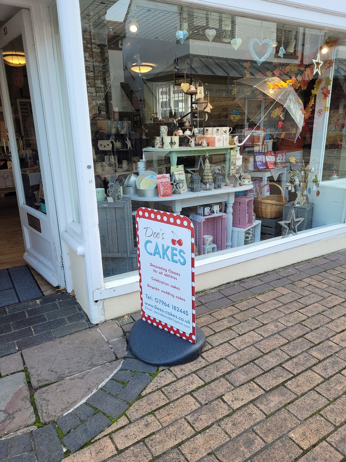 Dee's Cake Shop