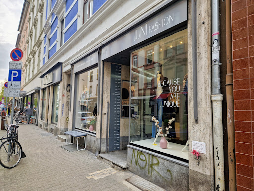 JUNI FASHION, Mode für die grosse Frau ab 1,75 m