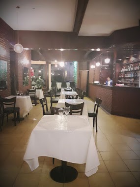 Restaurante La Quirquiñita Punto Y Coma, Author: Alvaro Mendoza