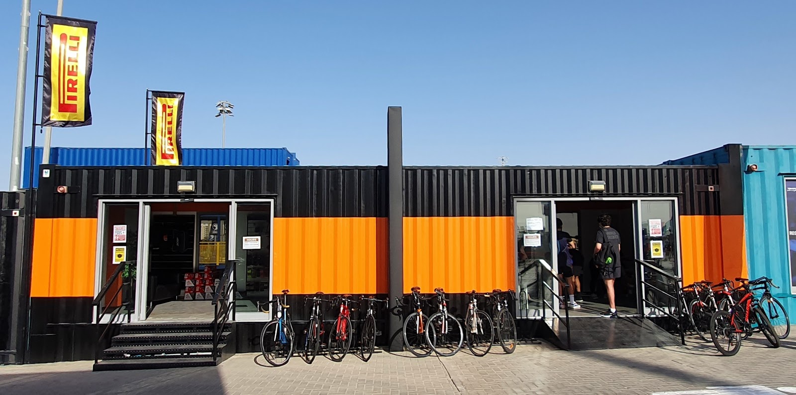 Yas Mena Cycles Bike Shop - Yas Marina Circuit - صورة 2