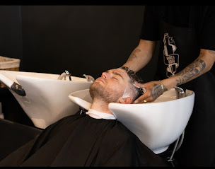 Photo n°18 de Barbe à Bidou – Vaugirard, Paris 15ᵉ – Barbershop | Coiffeur & Barbier Expert Homme/Enfant à Paris (Service d'épilation à la cire)