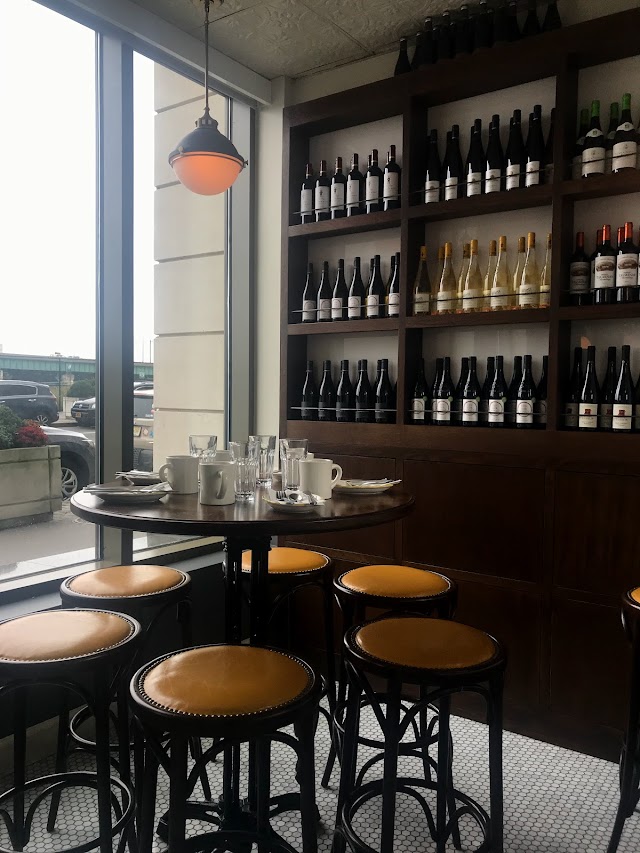 Vin Sur Vingt Wine Bar