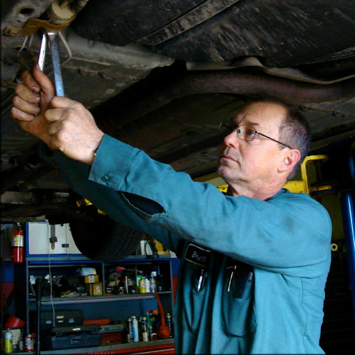 Auto Technicians - Visual