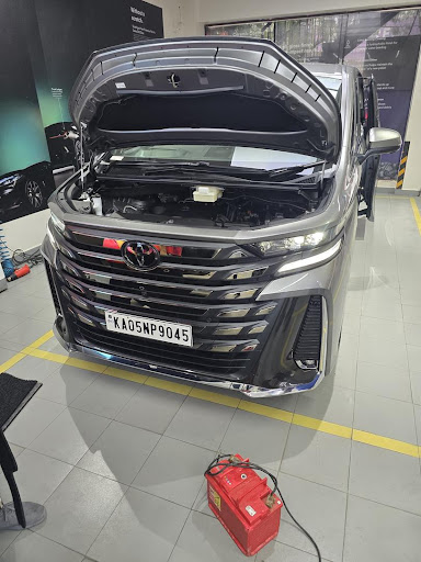Are you experiencing issues with your Toyota Vellfire's battery? ⚡️ post image
