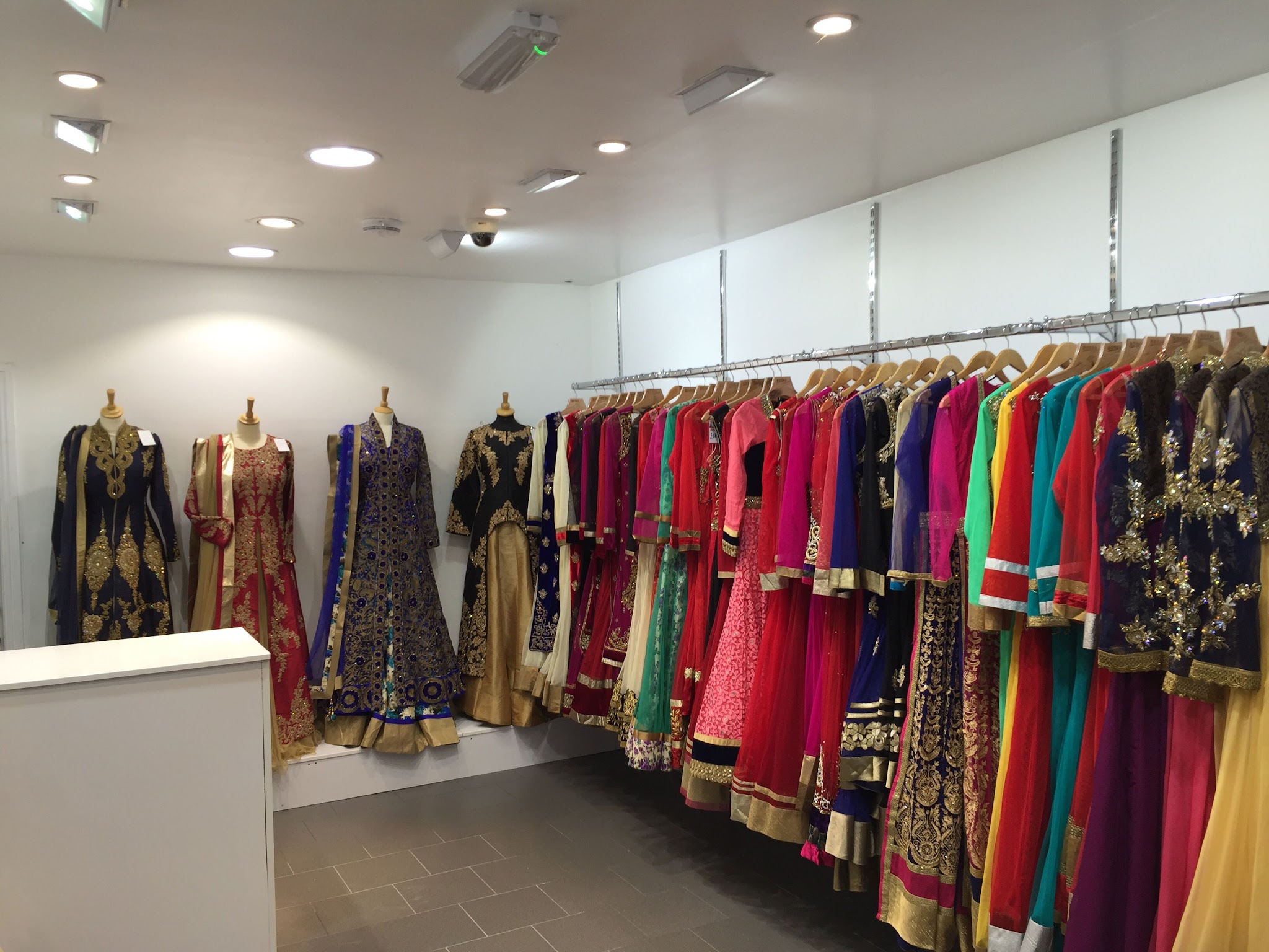 Royalfashion - Bridal Fashion - photo 1