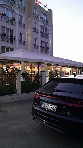 Хотел "Авеню Делукс"
