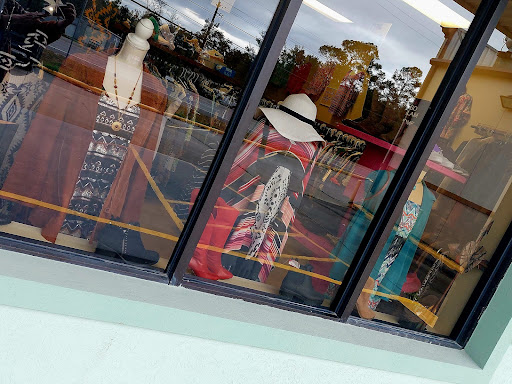 Mandi's Closet - Visual
