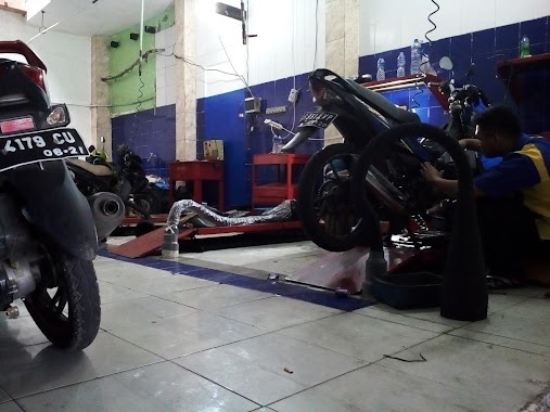 Dealer Motor Suzuki Jakarta Pusat, Author: Fadhlandi Naufan Zharfano