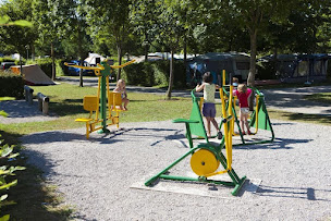 Photo n°3 de Camping 4 étoiles Beauregard Jura - Sites & Paysages à Mesnois (Parc aquatique)