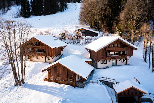Photo de Les Chalets 4810 : Location luxe avec piscine, cinema, pied des pistes à Saint Gervais