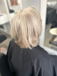 Photo n°4 de KALY coiffure de Nadia à Billom (Salon de coiffure)