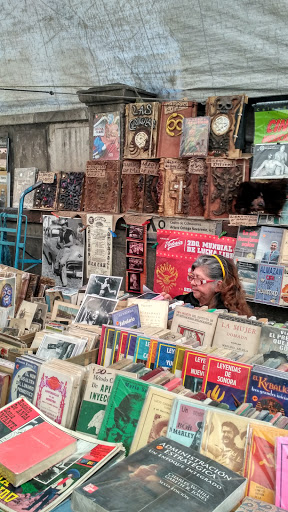 Callejón Condesa (tianguis de libros) - Thumbnail