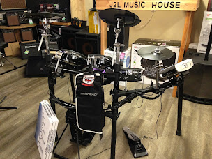 Photo n°63 de J2L Music House à Montauroux (Magasin d'instruments de musique)