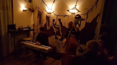 Photos of Old School Caf&eacute;