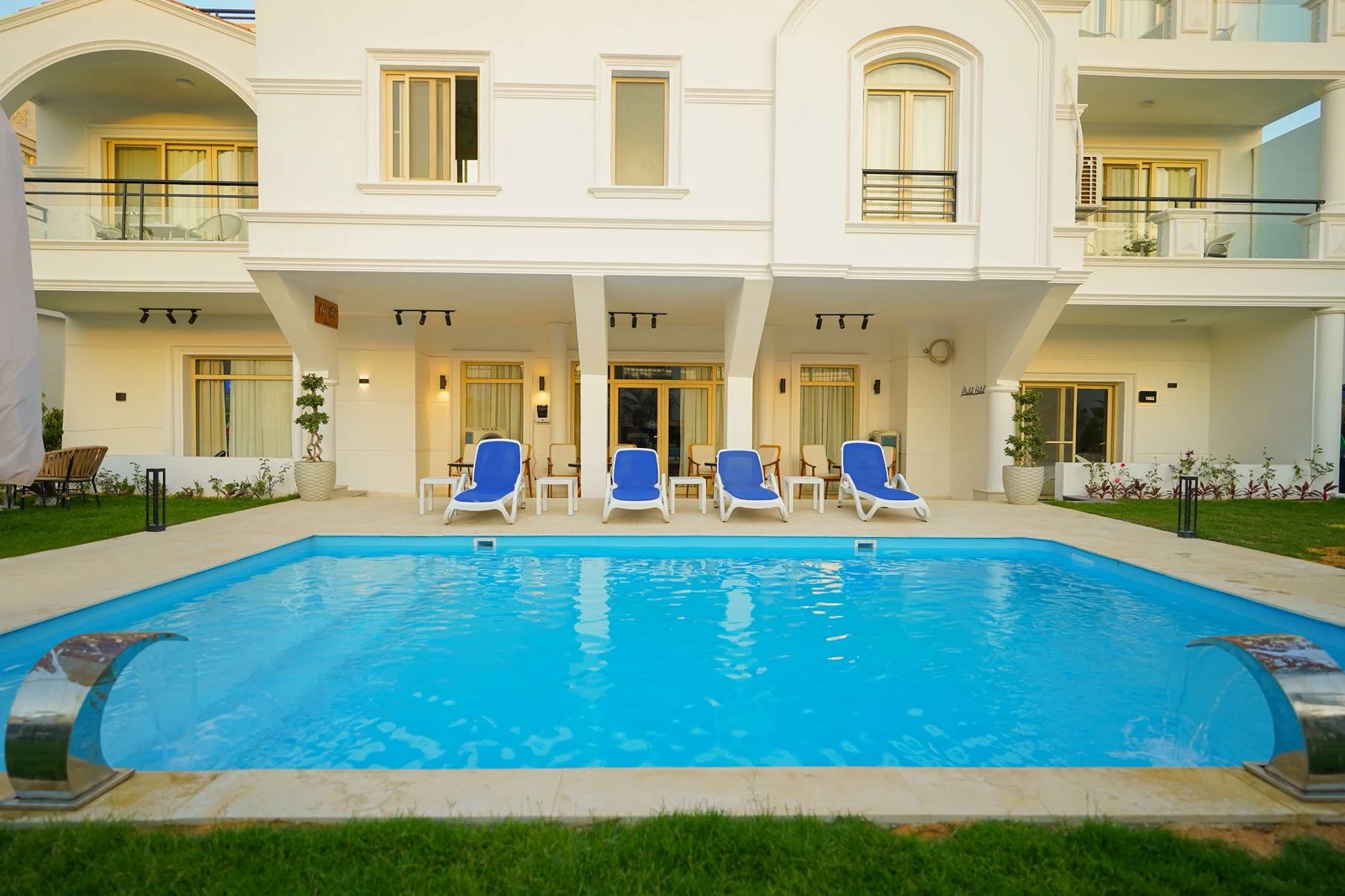 MALEK HOTEL