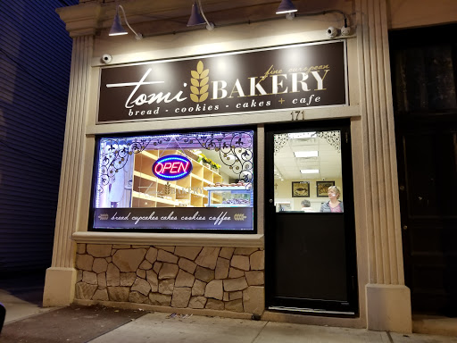 Tomi Bakery