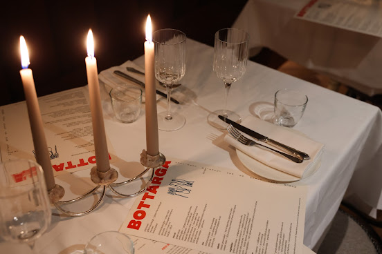 Zephyr Notting Hill by null