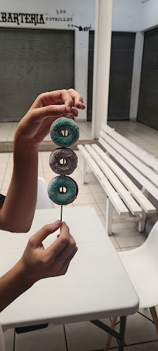 Breaking donuts - Visual