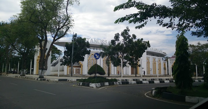 Monumen Bustanul Salatin, Author: Syahmin Sukhairi