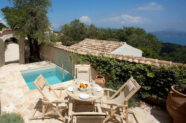 EVENOS WOODCRAFT - ΕΠΙΠΛΑ - ΚΕΡΚΥΡΑ - Κατάστημα επίπλων