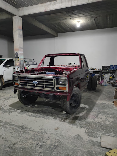 Taller De Hojalateria, Pintura Y Cristales Automotrices Gallery - Mexico